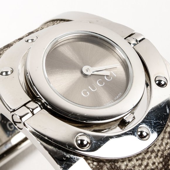 SOLD Gucci Vintage Monogram Twirl Watch - Picture 7 of 8